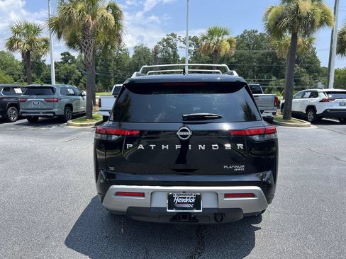 Used 2024 Nissan Pathfinder Platinum w/ Cargo Package AWD/4WD image 9