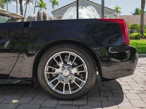 Used 2004 Cadillac XLR image 5
