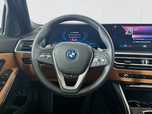 Used 2023 BMW 330e xDrive image 18