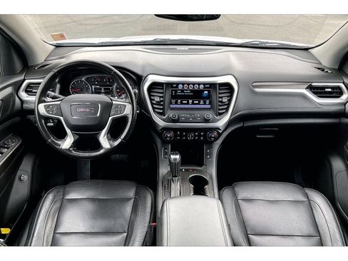 Used 2018 GMC Acadia SLT image 16