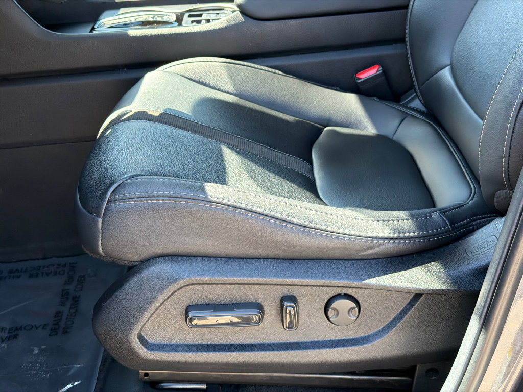 Used 2025 Honda Pilot EX-L image 13