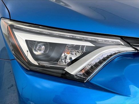 Used 2017 Toyota RAV4 Limited image 36