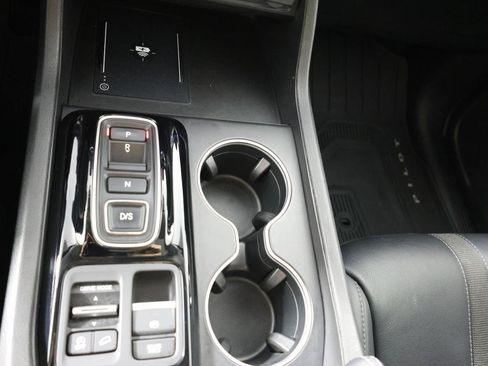 Used 2024 Honda Pilot Touring image 18