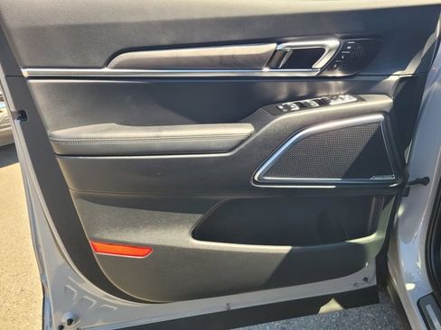 Used 2024 Kia Telluride SX Prestige X-Pro AWD/4WD image 16