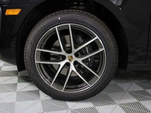 New 2026 Porsche Macan image 17