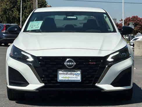 Certified 2024 Nissan Altima 2.5 SR FWD image 9