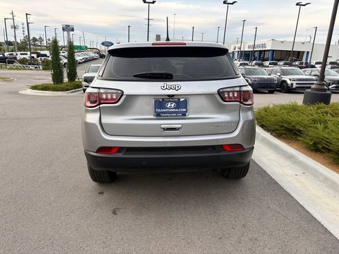 Used 2018 Jeep Compass Sport w/ Tech Group FWD image 6