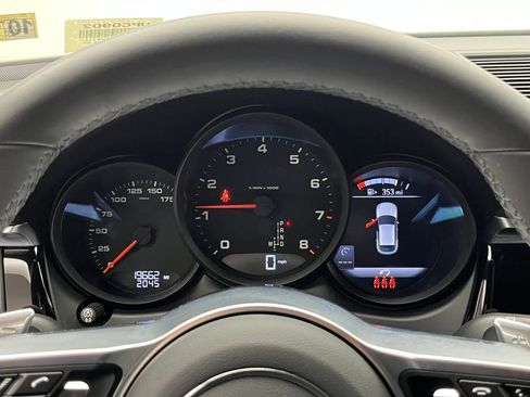 Used 2021 Porsche Macan image 11