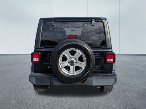 Used 2019 Jeep Wrangler Unlimited Sport S image 4