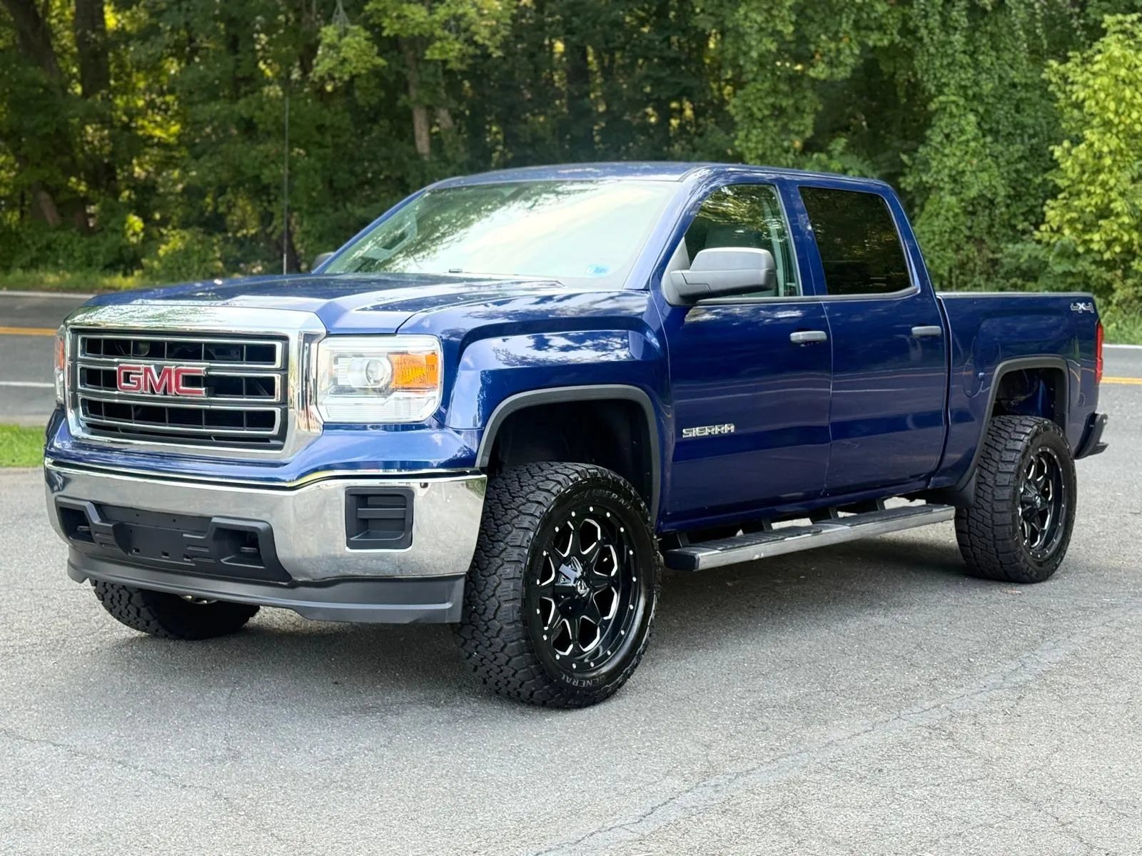 Used 2014 GMC Sierra 1500 4x4 Crew Cab w/ Sierra Appearance Package image 3