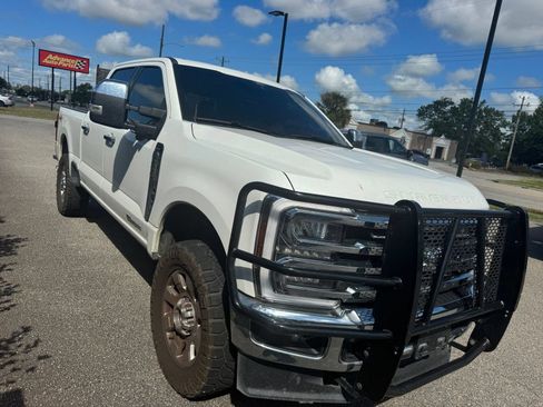 Used 2025 Ford F250 Lariat w/ Chrome Package AWD/4WD image 6