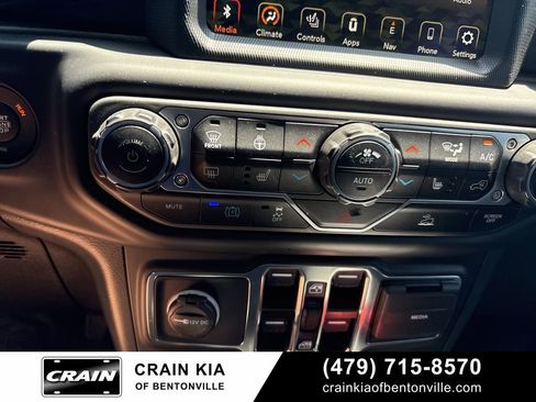 Used 2023 Jeep Wrangler Unlimited Rubicon 4xe w/ Cold Weather Group AWD/4WD image 27