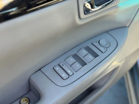 Used 2011 Cadillac DTS Luxury image 12