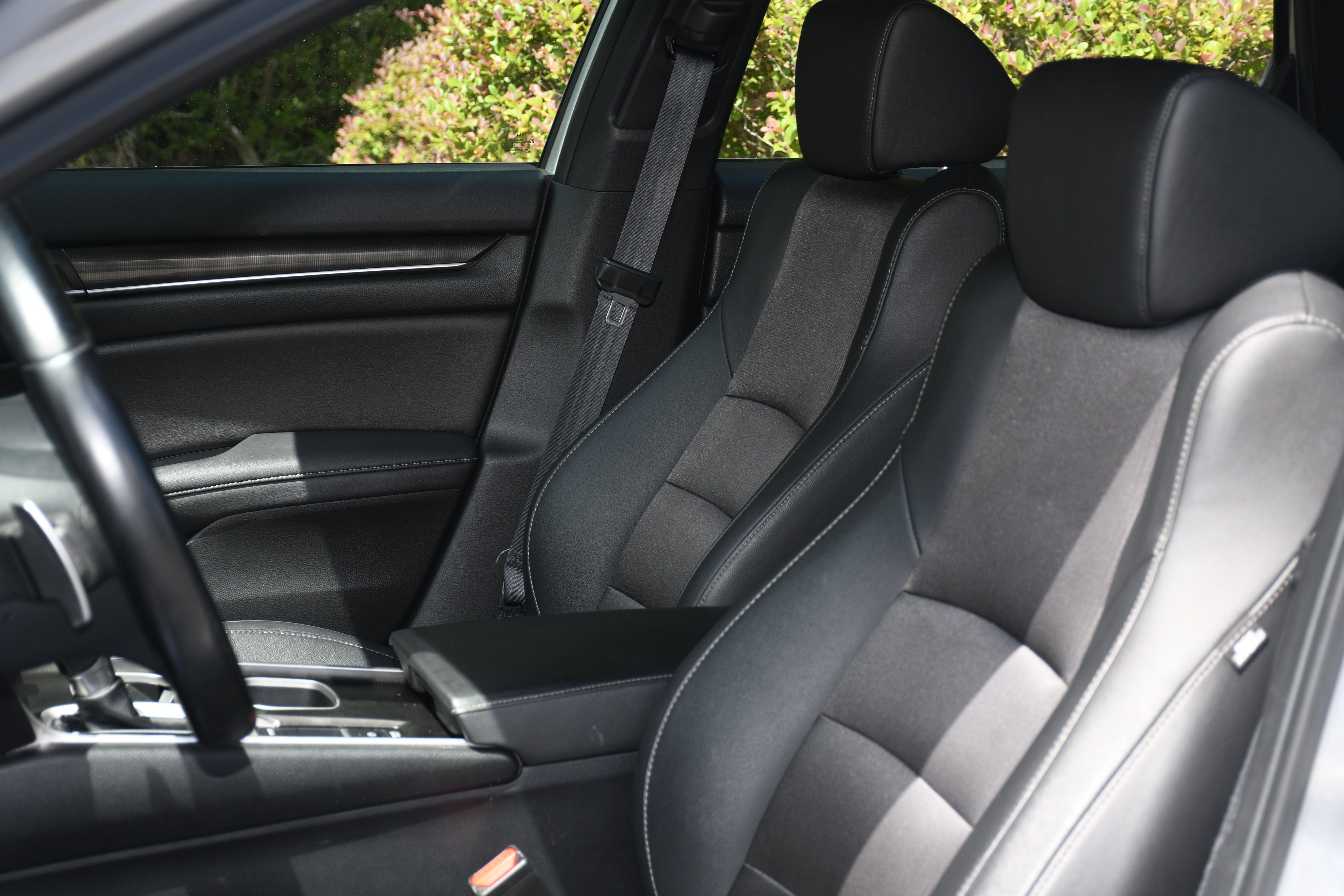 Used 2019 Honda Accord Sport image 11