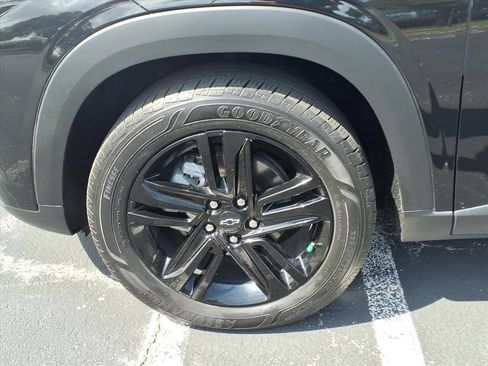 Used 2024 Chevrolet Trax ACTIV w/ Sunroof Package FWD image 16