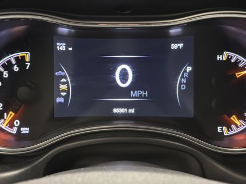 Used 2018 Jeep Grand Cherokee Altitude AWD/4WD image 17