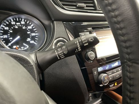 Used 2017 Nissan Rogue SL w/ SL Premium Package image 24