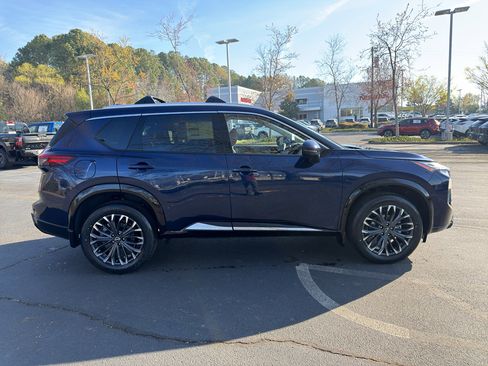New 2026 Nissan Rogue Platinum image 8