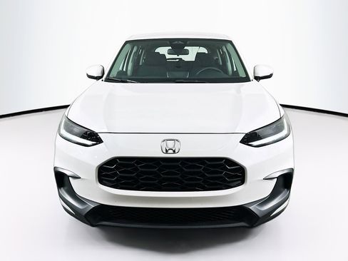 Used 2023 Honda HR-V LX image 2