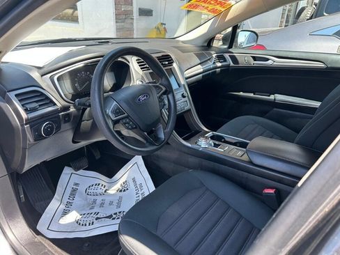 Used 2019 Ford Fusion SE FWD image 13