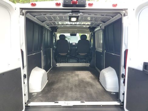 Used 2025 RAM ProMaster 2500 w/ Convenience Group FWD image 11