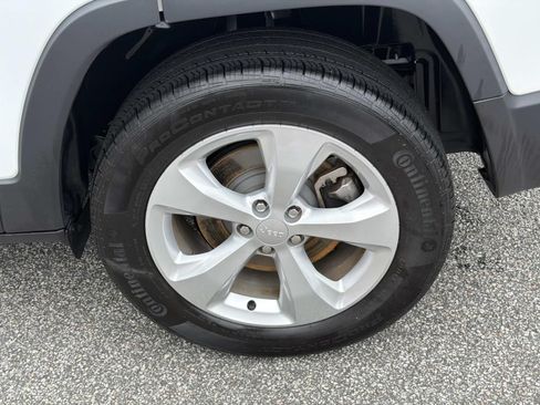 Used 2023 Jeep Cherokee Altitude Lux AWD/4WD image 19