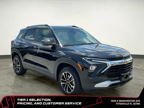 Used 2025 Chevrolet TrailBlazer LT AWD/4WD image 9