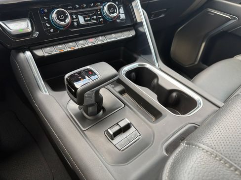 Used 2026 GMC Sierra 1500 Denali AWD/4WD image 34