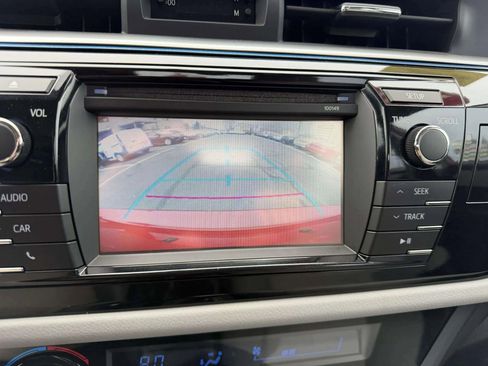 Used 2015 Toyota Corolla LE image 30