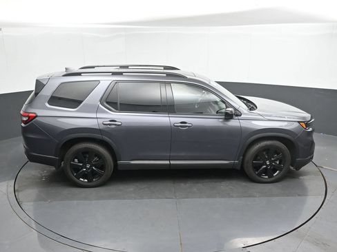 Used 2025 Honda Pilot Black Edition image 27