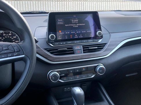 Used 2025 Nissan Altima 2.5 SV image 6