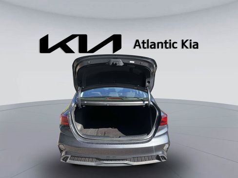 Certified 2023 Kia Forte LXS w/ LXS Technology Package FWD image 8