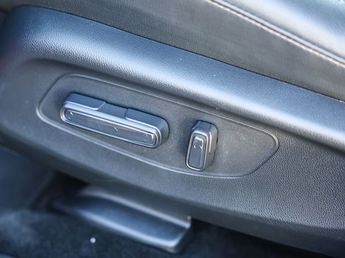 Certified 2025 Honda HR-V EX-L image 12