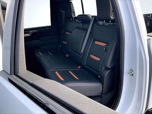 Used 2025 GMC Sierra 3500 AT4 w/ AT4 Premium Plus Package image 28