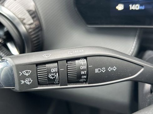 Used 2025 Chevrolet Equinox LT w/ Convenience Package II image 34