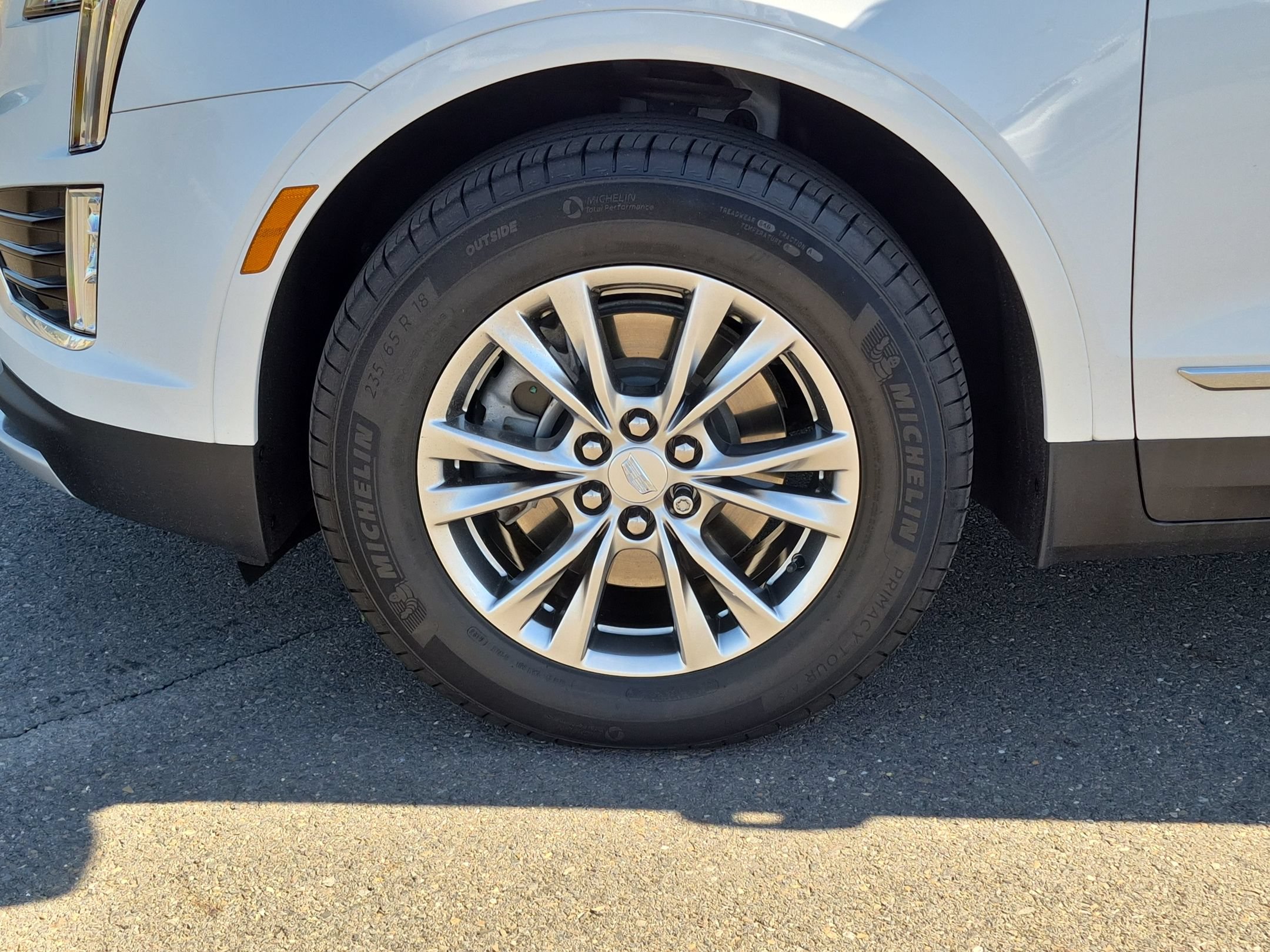 Certified 2023 Cadillac XT5 Premium Luxury FWD image 33