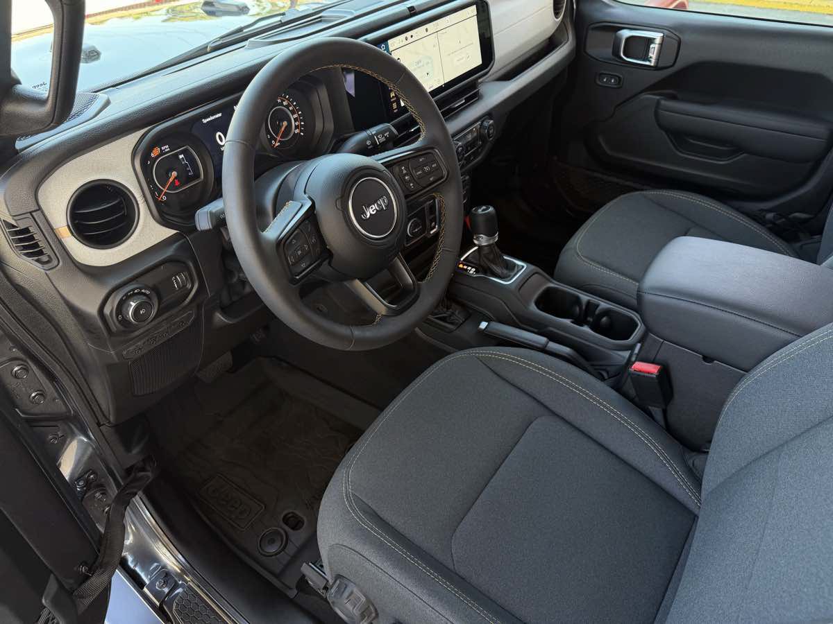 Used 2024 Jeep Wrangler Sport AWD/4WD image 16