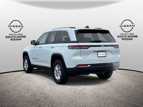 Used 2023 Jeep Grand Cherokee Laredo image 8