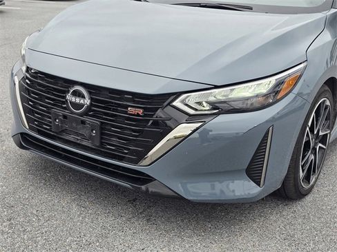 Used 2024 Nissan Sentra SR w/ SR Premium Package image 10