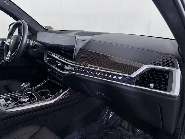 Used 2024 BMW ALPINA XB7 AWD/4WD image 32