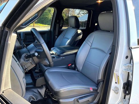 Used 2024 RAM 3500 Tradesman w/ Chrome Appearance Group image 21