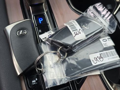 Used 2026 Lexus RX 350h AWD/4WD image 3