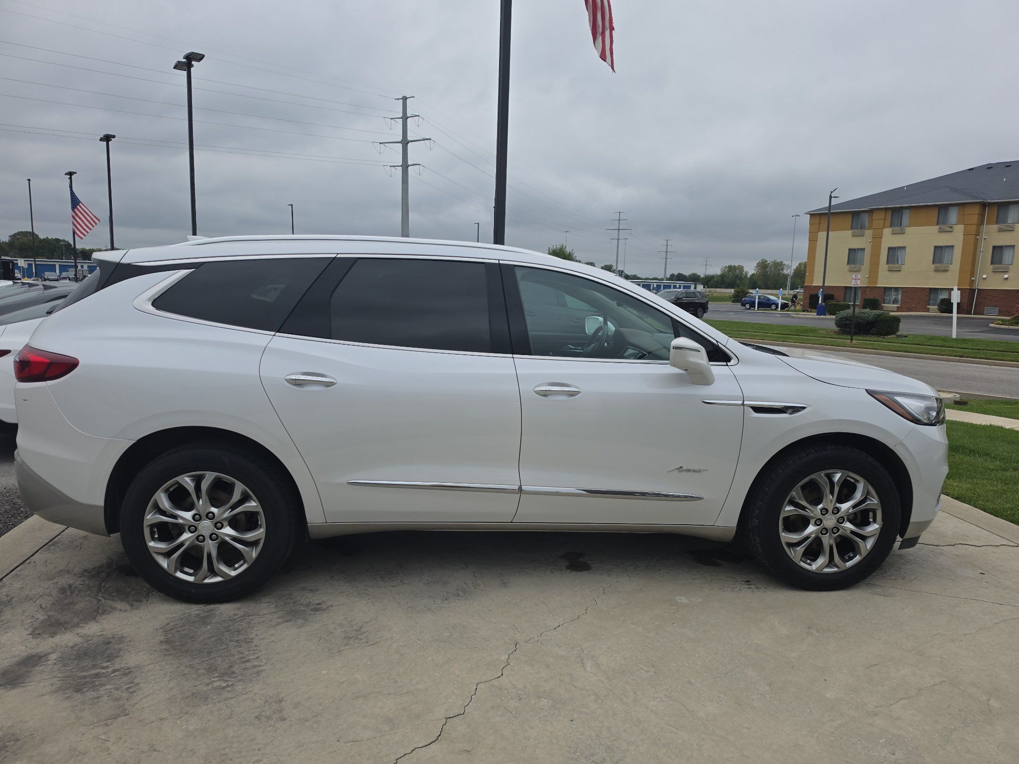 Used 2018 Buick Enclave Avenir AWD/4WD image 4