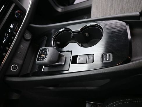 Used 2023 Nissan Rogue SV image 24