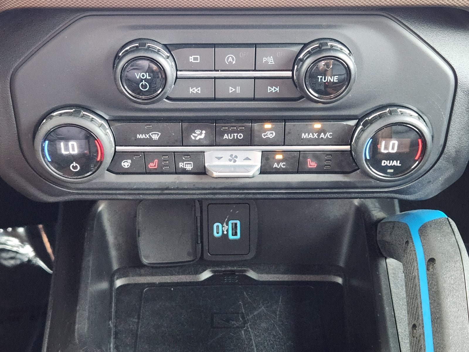 Used 2023 Ford Bronco Outer Banks w/ Sasquatch Package AWD/4WD image 26