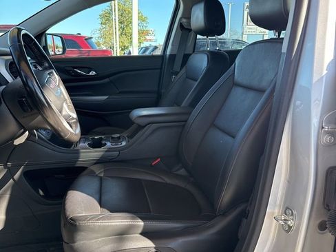 Used 2020 GMC Acadia SLT image 11