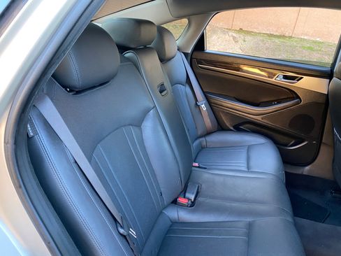 Used 2015 Hyundai Genesis 3.8 image 39