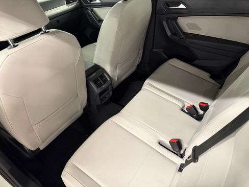 Used 2019 Volkswagen Tiguan SEL Premium R-Line FWD image 33