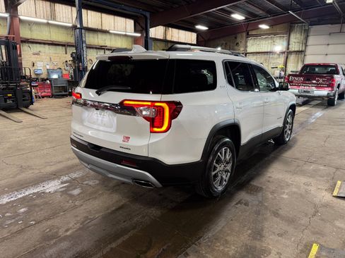 Used 2022 GMC Acadia SLT w/ LPO, Floor Liner Package image 5
