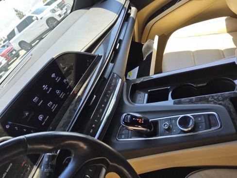 Used 2023 Cadillac Escalade Premium Luxury w/ Performance Package AWD/4WD image 3